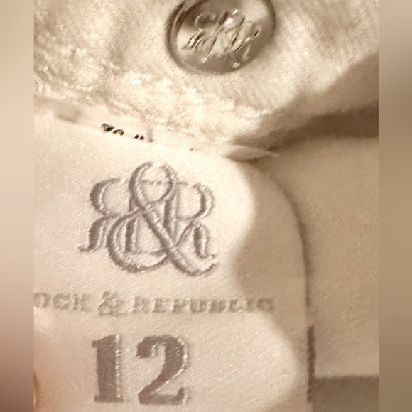 Rock & republic jeans size 12. White. Great condition. Super stretchy. 🤍 - Picture 5 of 7